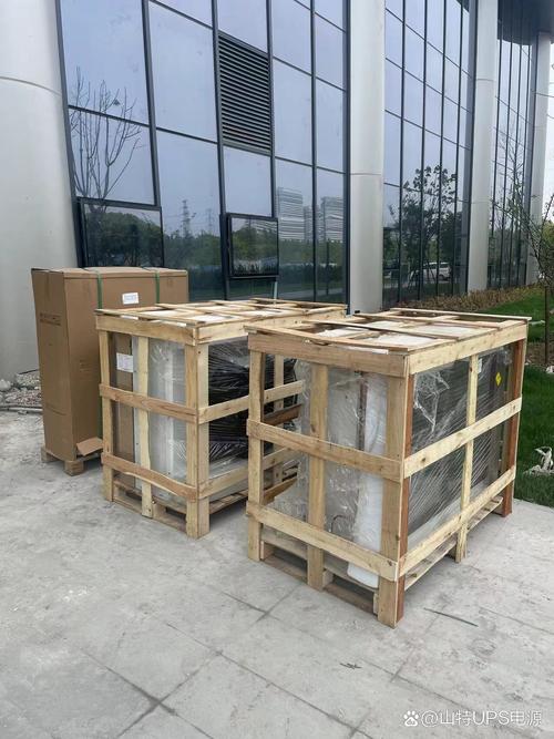 UPS電源能自動充電嗎？揭開蓄電池自充電的秘密